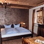 Zum Matthiasl Hotel *