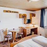 Zum Matthiasl Hotel *