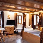 Zum Matthiasl Hotel *
