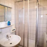 Zum Matthiasl Hotel